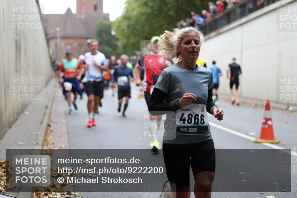 05.10.2025 - 20. swb-Marathon Bremen Michael Strokosch http://msf.ph/oto/9222200 05.10.2025 12:59:15 Laufen 4866 meine-sportfotos.de