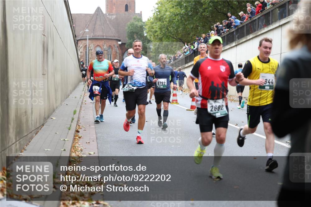 05.10.2025 - 20. swb-Marathon Bremen Michael Strokosch http://msf.ph/oto/9222202 05.10.2025 12:59:15 Laufen 144, 55, 200, 6792, 2692, 844 meine-sportfotos.de