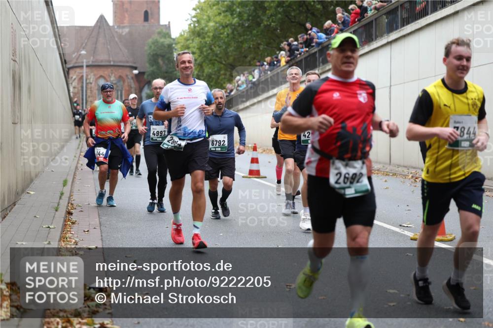 05.10.2025 - 20. swb-Marathon Bremen Michael Strokosch http://msf.ph/oto/9222205 05.10.2025 12:59:16 Laufen 144, 365, 4997, 2014, 6792, 42, 2692, 844 meine-sportfotos.de