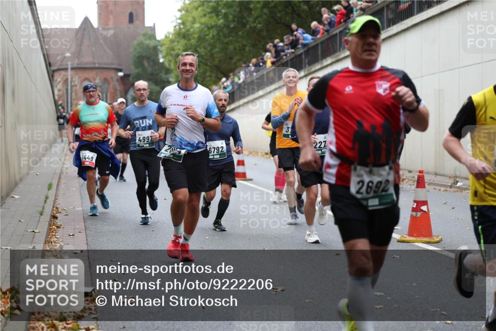 05.10.2025 - 20. swb-Marathon Bremen Michael Strokosch http://msf.ph/oto/9222206 05.10.2025 12:59:16 Laufen 1449, 4997, 2015, 6792, 3, 227, 2692 meine-sportfotos.de