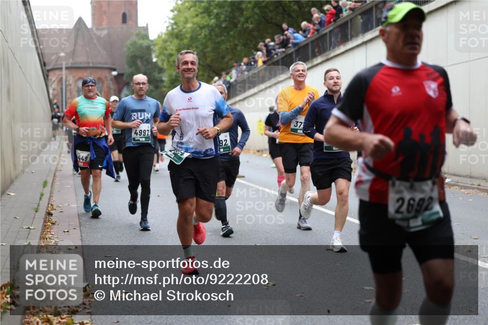 05.10.2025 - 20. swb-Marathon Bremen Michael Strokosch http://msf.ph/oto/9222208 05.10.2025 12:59:16 Laufen 449, 23, 4997, 92, 37, 2692 meine-sportfotos.de