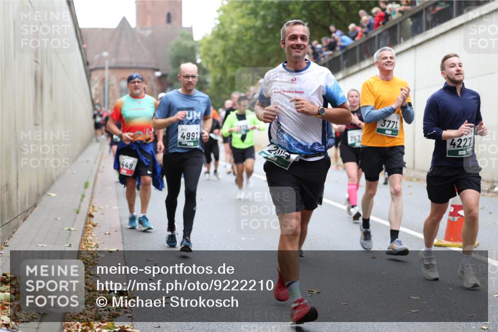 05.10.2025 - 20. swb-Marathon Bremen Michael Strokosch http://msf.ph/oto/9222210 05.10.2025 12:59:17 Laufen 449, 23, 4997, 2015, 753, 3771, 4227 meine-sportfotos.de