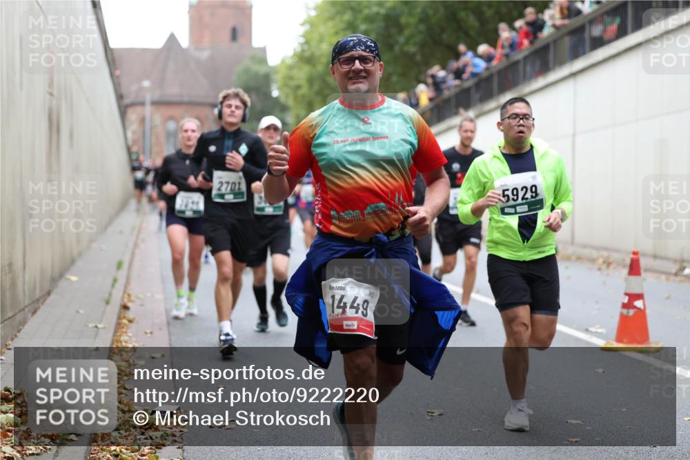 05.10.2025 - 20. swb-Marathon Bremen Michael Strokosch http://msf.ph/oto/9222220 05.10.2025 12:59:19 Laufen 2701, 20, 1449, 5929 meine-sportfotos.de