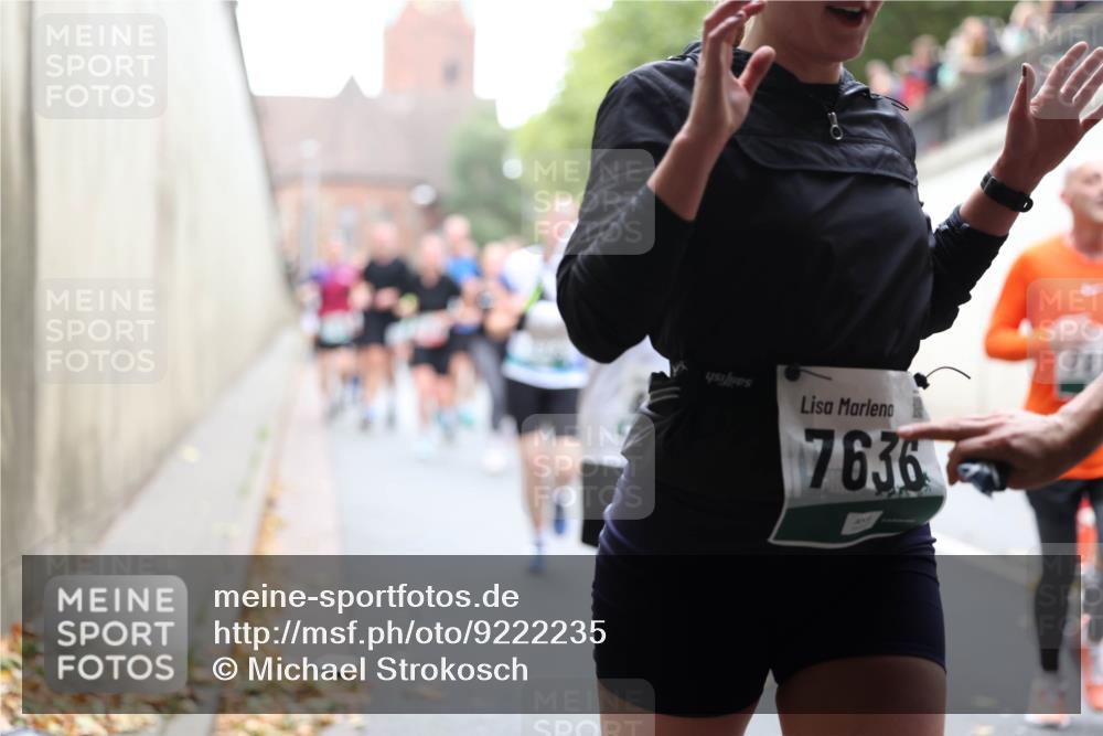 05.10.2025 - 20. swb-Marathon Bremen Michael Strokosch http://msf.ph/oto/9222235 05.10.2025 12:59:23 Laufen 7636 meine-sportfotos.de