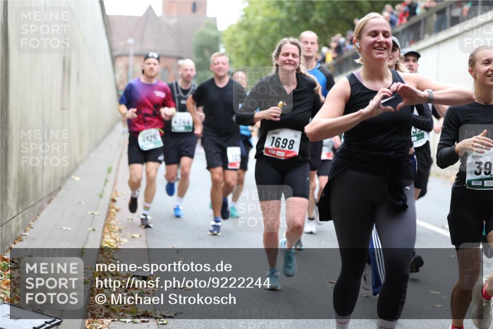 05.10.2025 - 20. swb-Marathon Bremen Michael Strokosch http://msf.ph/oto/9222244 05.10.2025 12:59:27 Laufen 4125, 09837, 1698, 39 meine-sportfotos.de