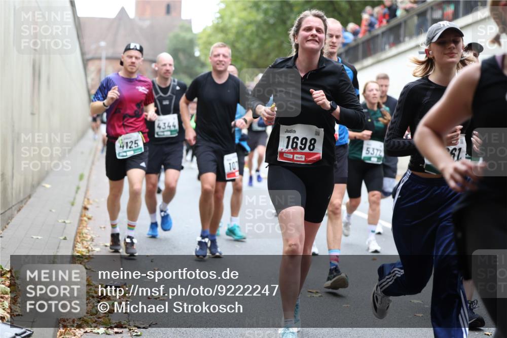 05.10.2025 - 20. swb-Marathon Bremen Michael Strokosch http://msf.ph/oto/9222247 05.10.2025 12:59:27 Laufen 4125, 4344, 10, 1698, 00072, 5372, 91 meine-sportfotos.de