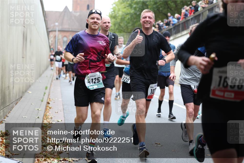 05.10.2025 - 20. swb-Marathon Bremen Michael Strokosch http://msf.ph/oto/9222251 05.10.2025 12:59:28 Laufen 4125, 920, 10, 1698 meine-sportfotos.de
