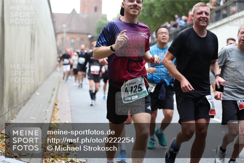 05.10.2025 - 20. swb-Marathon Bremen Michael Strokosch http://msf.ph/oto/9222254 05.10.2025 12:59:28 Laufen 4125, 04471, 10 meine-sportfotos.de