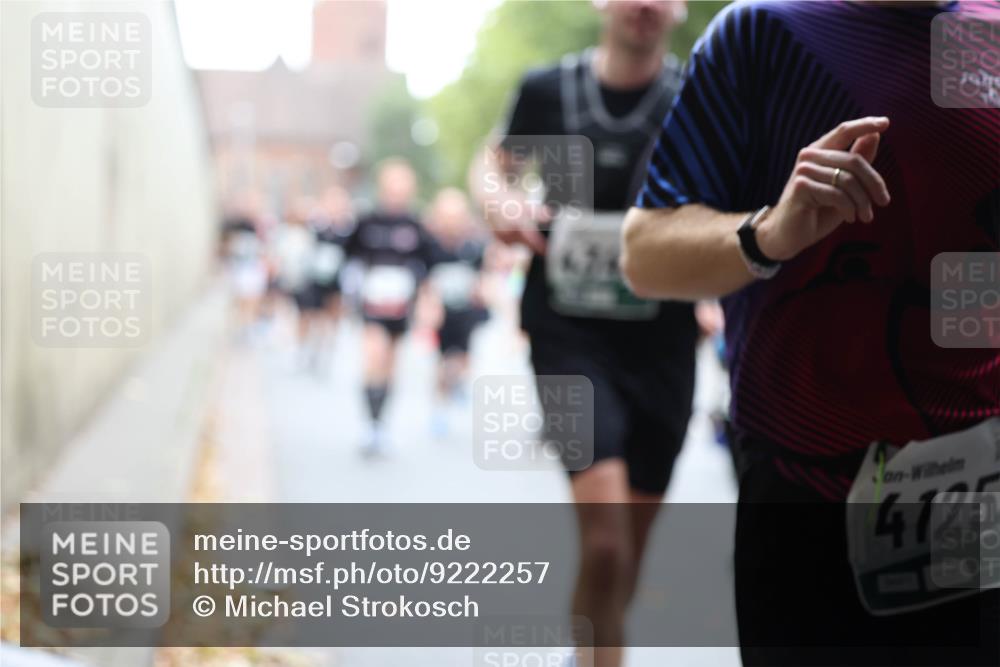 05.10.2025 - 20. swb-Marathon Bremen Michael Strokosch http://msf.ph/oto/9222257 05.10.2025 12:59:29 Laufen 4125 meine-sportfotos.de