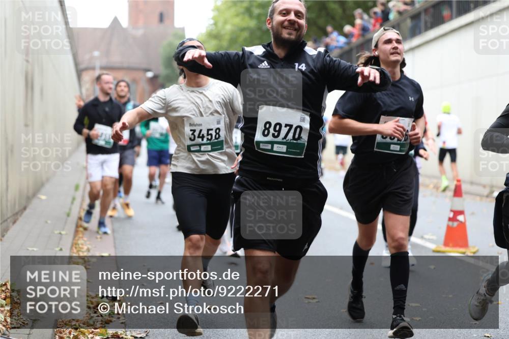 05.10.2025 - 20. swb-Marathon Bremen Michael Strokosch http://msf.ph/oto/9222271 05.10.2025 12:59:34 Laufen 14, 3458, 8970 meine-sportfotos.de