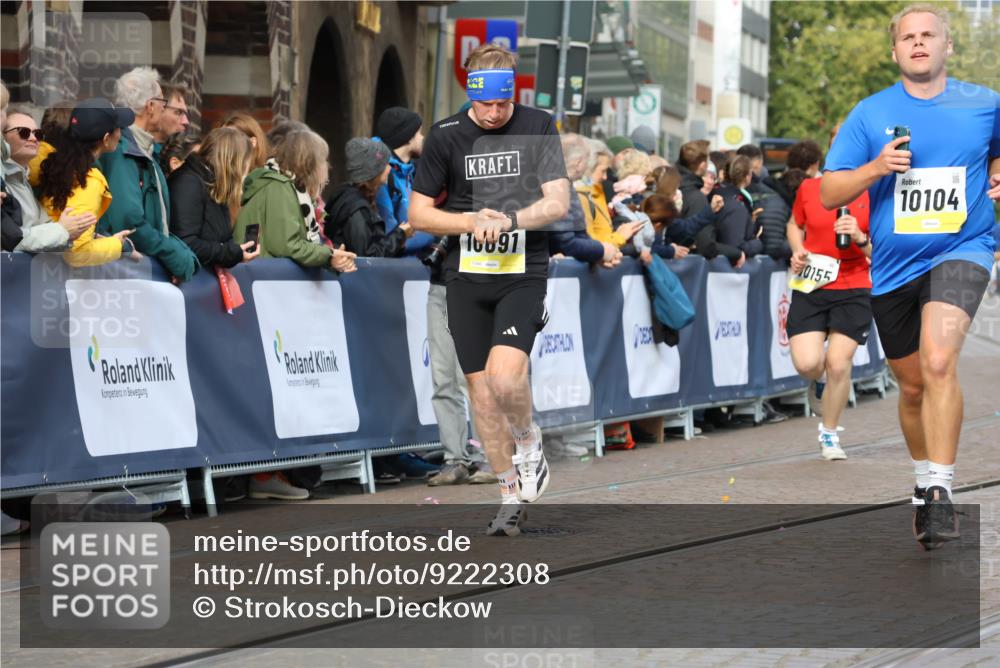 05.10.2025 - 20. swb-Marathon Bremen Strokosch-Dieckow http://msf.ph/oto/9222308 05.10.2025 10:41:57 Ziel 9849, 9884, 10104, 10155, 10691 meine-sportfotos.de