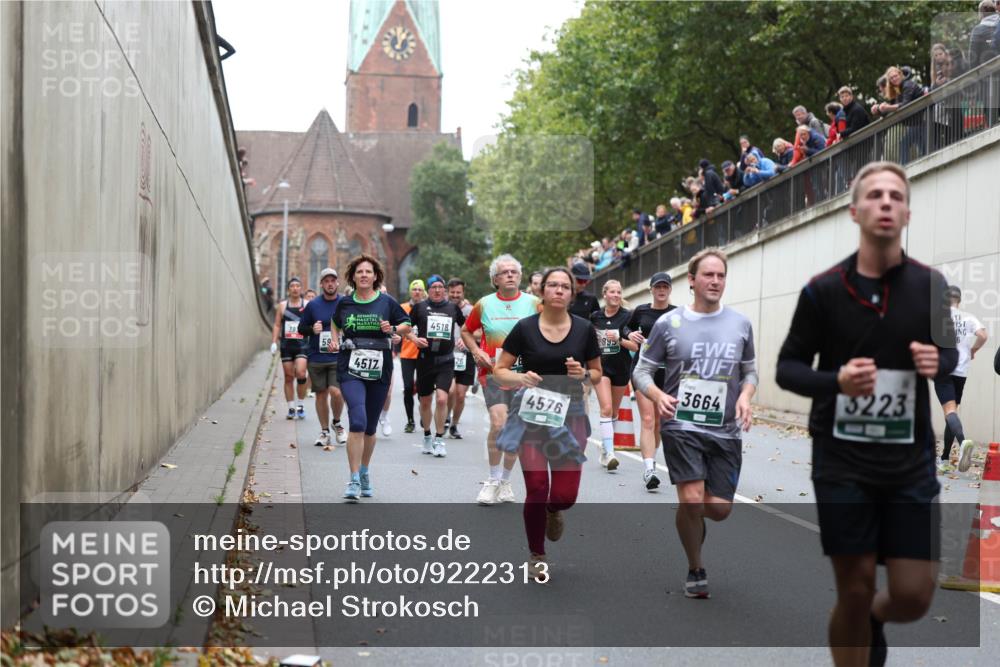 05.10.2025 - 20. swb-Marathon Bremen Michael Strokosch http://msf.ph/oto/9222313 05.10.2025 12:59:48 Laufen 4518, 59, 45, 17, 25, 4576, 893, 3664, 3223 meine-sportfotos.de