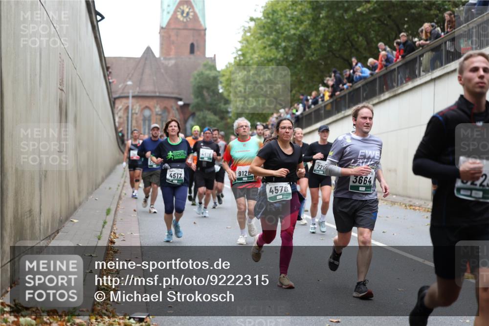 05.10.2025 - 20. swb-Marathon Bremen Michael Strokosch http://msf.ph/oto/9222315 05.10.2025 12:59:49 Laufen 4518, 4517, 912, 4576, 721, 3664 meine-sportfotos.de