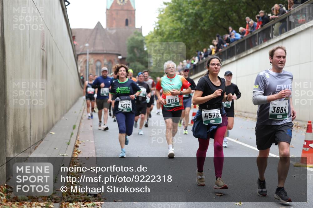 05.10.2025 - 20. swb-Marathon Bremen Michael Strokosch http://msf.ph/oto/9222318 05.10.2025 12:59:49 Laufen 45, 17, 9126, 4576, 10, 3664 meine-sportfotos.de