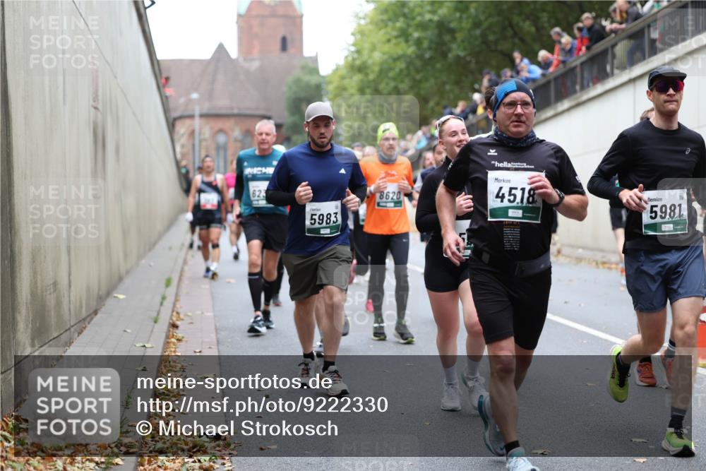 05.10.2025 - 20. swb-Marathon Bremen Michael Strokosch http://msf.ph/oto/9222330 05.10.2025 12:59:53 Laufen 623, 5983, 8620, 4518, 5981 meine-sportfotos.de