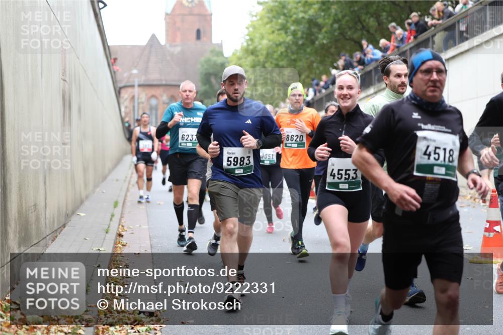 05.10.2025 - 20. swb-Marathon Bremen Michael Strokosch http://msf.ph/oto/9222331 05.10.2025 12:59:53 Laufen 6232, 5983, 9051, 8620, 4553, 4518 meine-sportfotos.de