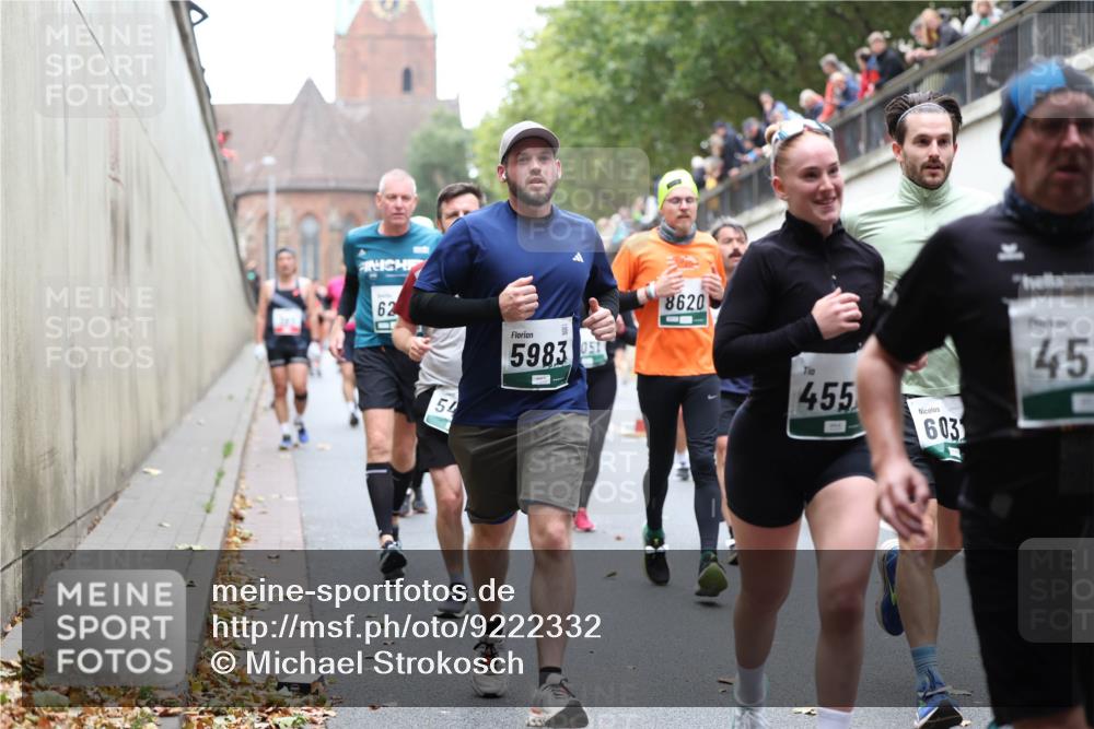05.10.2025 - 20. swb-Marathon Bremen Michael Strokosch http://msf.ph/oto/9222332 05.10.2025 12:59:54 Laufen 62, 5983, 8620, 54, 455, 603, 45 meine-sportfotos.de