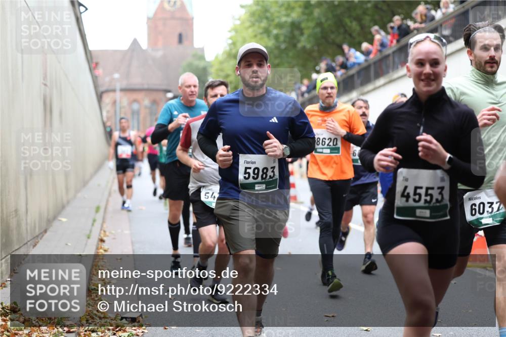 05.10.2025 - 20. swb-Marathon Bremen Michael Strokosch http://msf.ph/oto/9222334 05.10.2025 12:59:54 Laufen 54, 5983, 8620, 6, 4553, 6037 meine-sportfotos.de