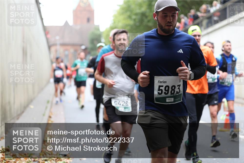 05.10.2025 - 20. swb-Marathon Bremen Michael Strokosch http://msf.ph/oto/9222337 05.10.2025 12:59:55 Laufen 5983, 5426 meine-sportfotos.de