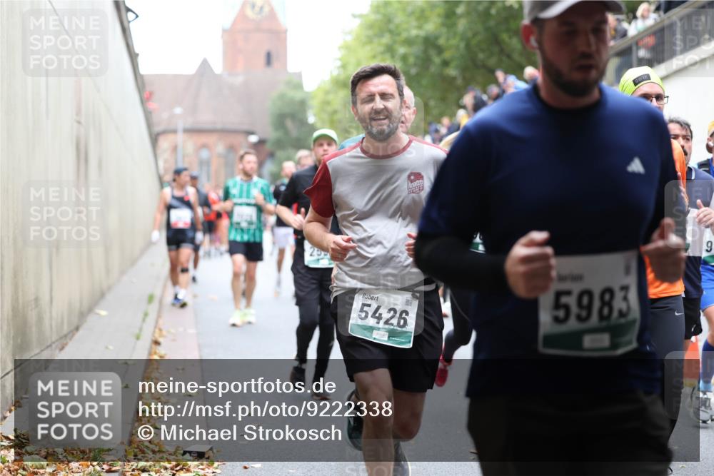 05.10.2025 - 20. swb-Marathon Bremen Michael Strokosch http://msf.ph/oto/9222338 05.10.2025 12:59:55 Laufen 25, 5426, 5983, 9 meine-sportfotos.de