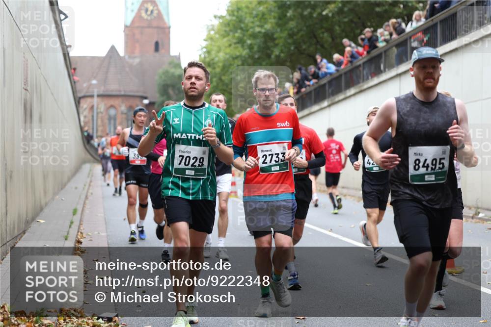 05.10.2025 - 20. swb-Marathon Bremen Michael Strokosch http://msf.ph/oto/9222348 05.10.2025 12:59:58 Laufen 395, 7029, 2733, 8495 meine-sportfotos.de