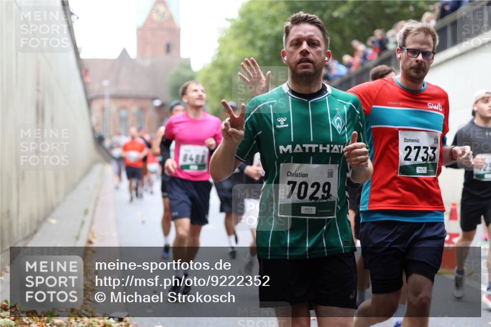 05.10.2025 - 20. swb-Marathon Bremen Michael Strokosch http://msf.ph/oto/9222352 05.10.2025 12:59:59 Laufen 2733, 8488, 7029 meine-sportfotos.de