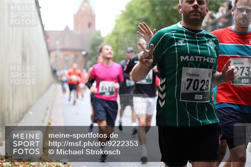 05.10.2025 - 20. swb-Marathon Bremen Michael Strokosch http://msf.ph/oto/9222353 05.10.2025 12:59:59 Laufen 7029, 273 meine-sportfotos.de