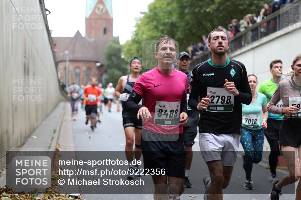 05.10.2025 - 20. swb-Marathon Bremen Michael Strokosch http://msf.ph/oto/9222356 05.10.2025 13:00:00 Laufen 8488, 2798, 7018 meine-sportfotos.de