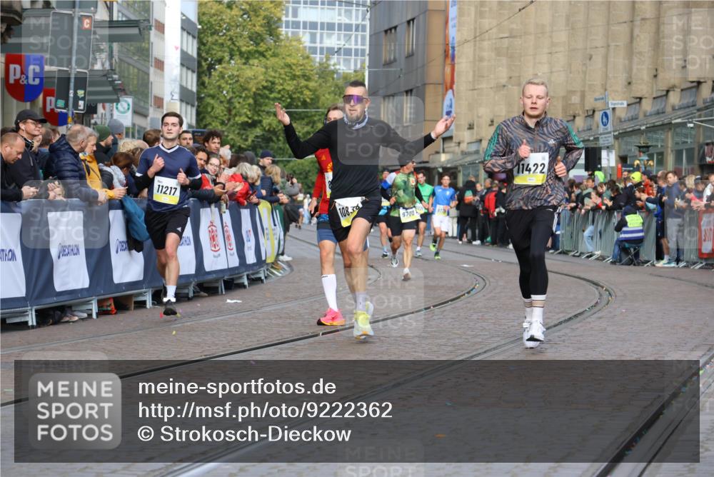 05.10.2025 - 20. swb-Marathon Bremen Strokosch-Dieckow http://msf.ph/oto/9222362 05.10.2025 10:42:13 Ziel 8187, 9364, 9700, 10838, 11217, 11422 meine-sportfotos.de