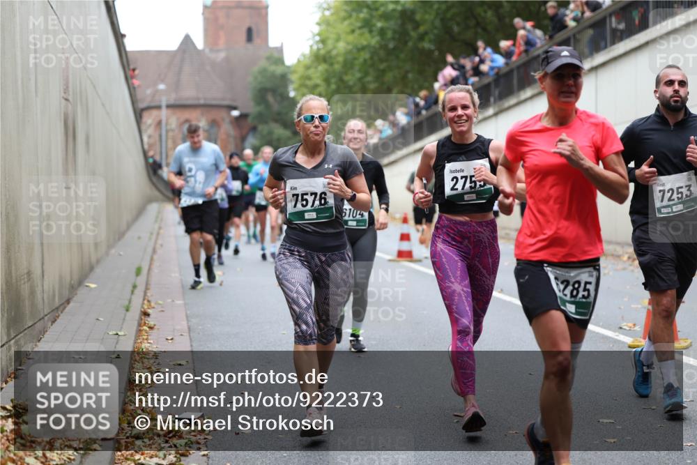 05.10.2025 - 20. swb-Marathon Bremen Michael Strokosch http://msf.ph/oto/9222373 05.10.2025 13:00:07 Laufen 7576, 6104, 275, 7253, 285 meine-sportfotos.de