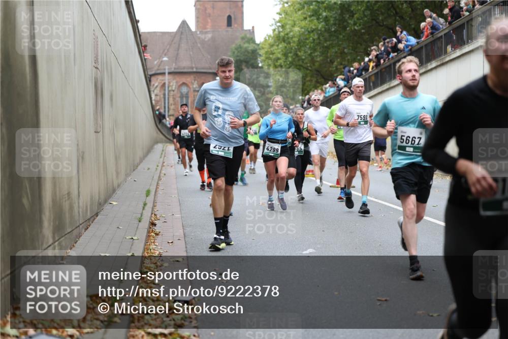 05.10.2025 - 20. swb-Marathon Bremen Michael Strokosch http://msf.ph/oto/9222378 05.10.2025 13:00:09 Laufen 6736, 4299, 65, 7591, 5667 meine-sportfotos.de