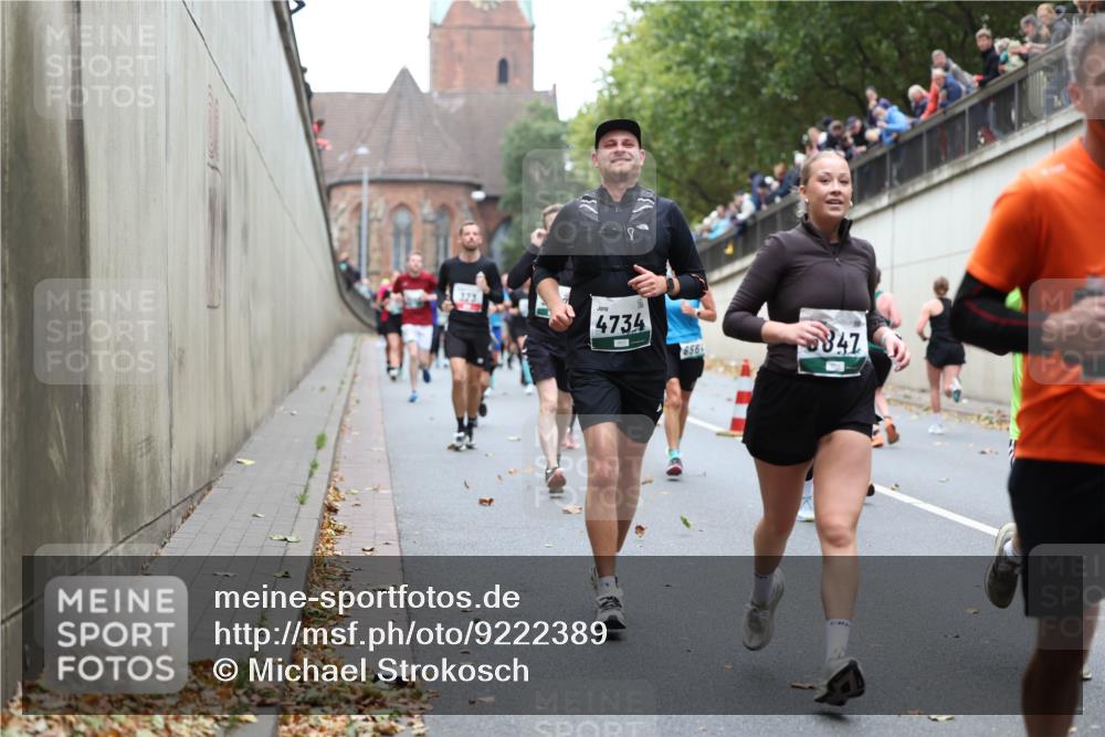 05.10.2025 - 20. swb-Marathon Bremen Michael Strokosch http://msf.ph/oto/9222389 05.10.2025 13:00:16 Laufen 323, 4734, 1959, 847 meine-sportfotos.de