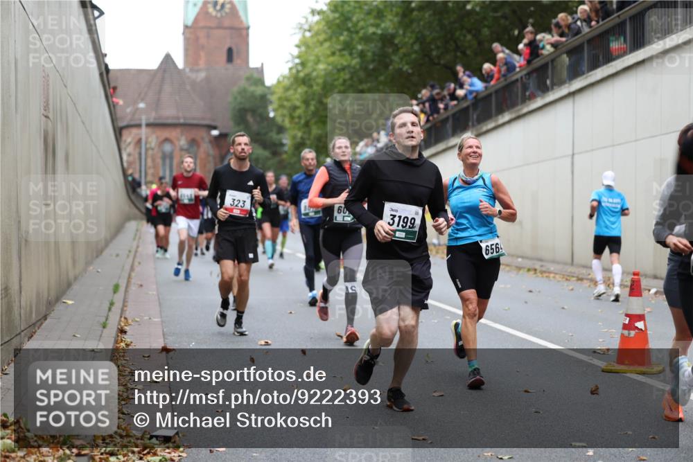 05.10.2025 - 20. swb-Marathon Bremen Michael Strokosch http://msf.ph/oto/9222393 05.10.2025 13:00:18 Laufen 323, 60, 3199, 656 meine-sportfotos.de