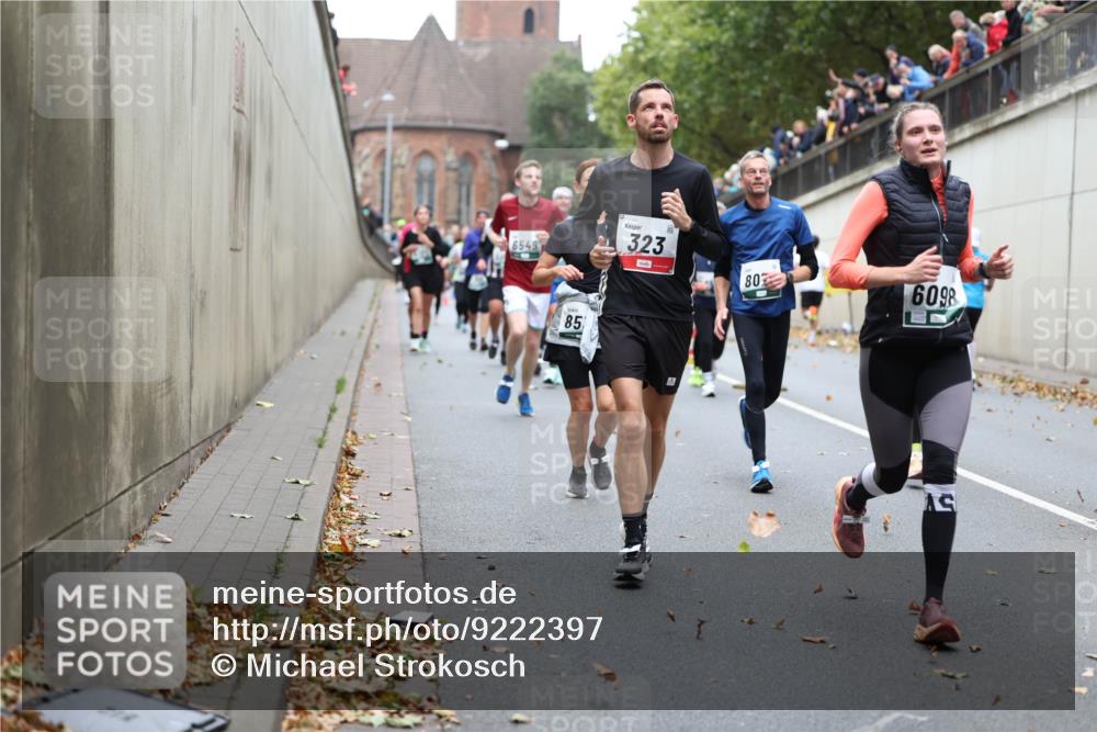 05.10.2025 - 20. swb-Marathon Bremen Michael Strokosch http://msf.ph/oto/9222397 05.10.2025 13:00:19 Laufen 6549, 323, 85, 803, 6098 meine-sportfotos.de