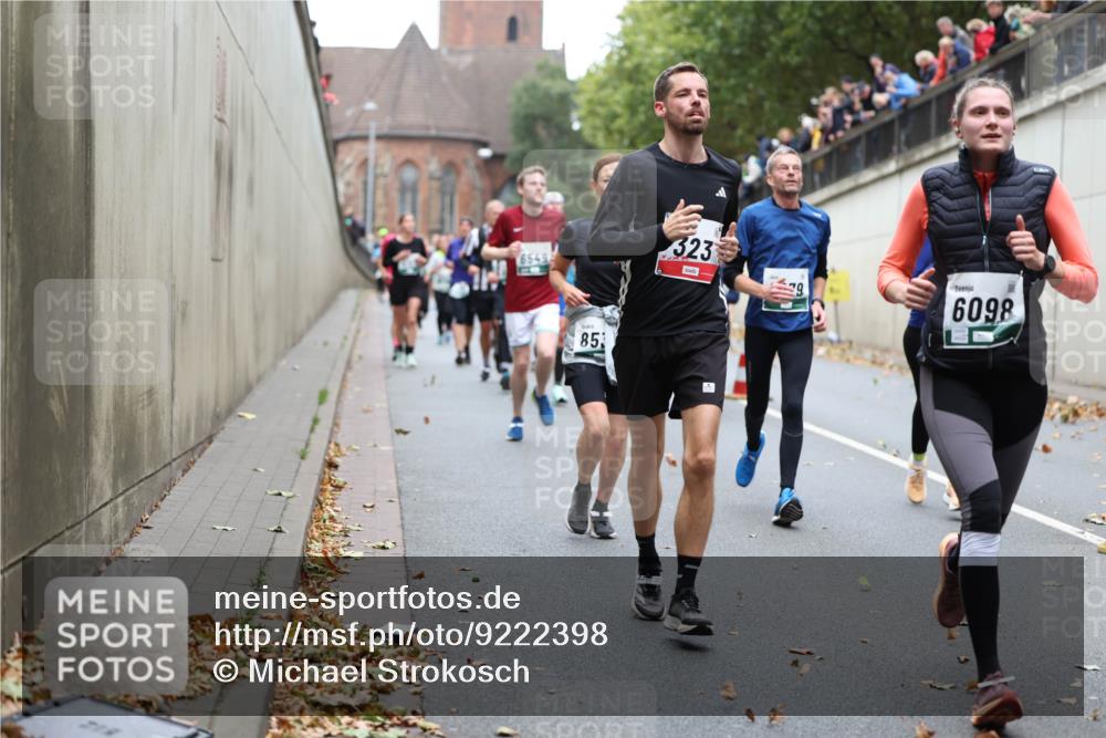 05.10.2025 - 20. swb-Marathon Bremen Michael Strokosch http://msf.ph/oto/9222398 05.10.2025 13:00:20 Laufen 16549, 323, 6098, 85 meine-sportfotos.de
