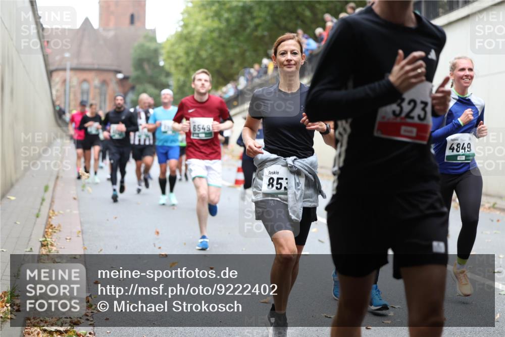 05.10.2025 - 20. swb-Marathon Bremen Michael Strokosch http://msf.ph/oto/9222402 05.10.2025 13:00:21 Laufen 6549, 853, 323, 4849 meine-sportfotos.de