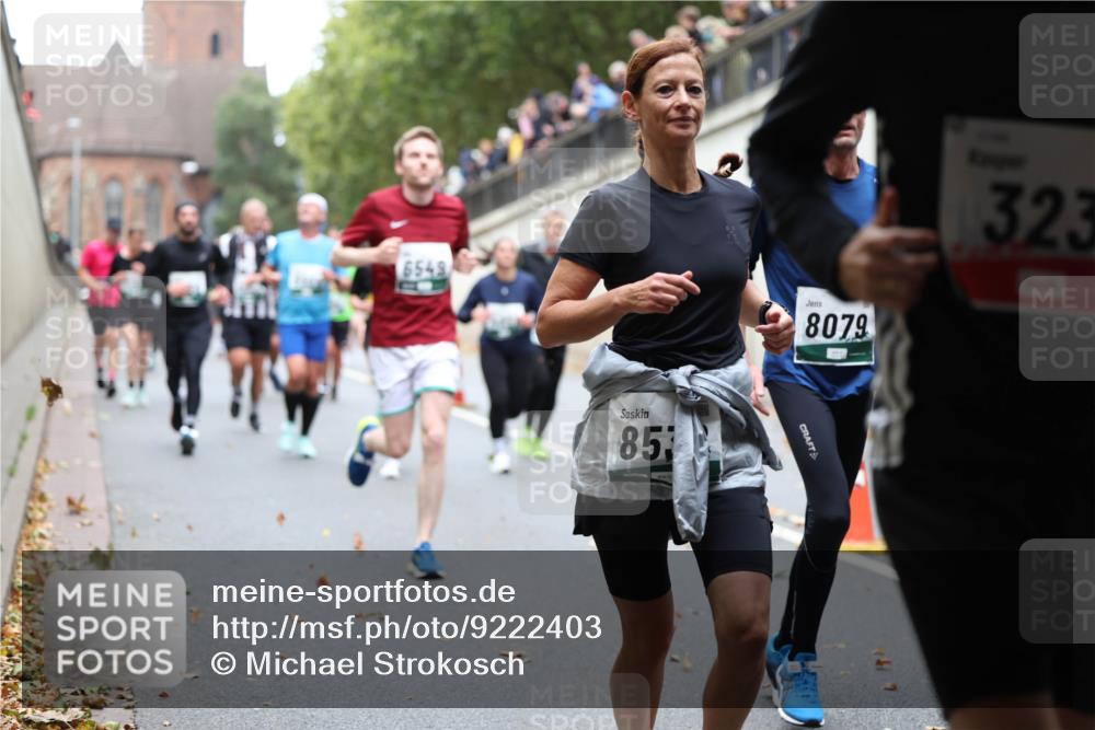 05.10.2025 - 20. swb-Marathon Bremen Michael Strokosch http://msf.ph/oto/9222403 05.10.2025 13:00:22 Laufen 853, 8079, 323 meine-sportfotos.de