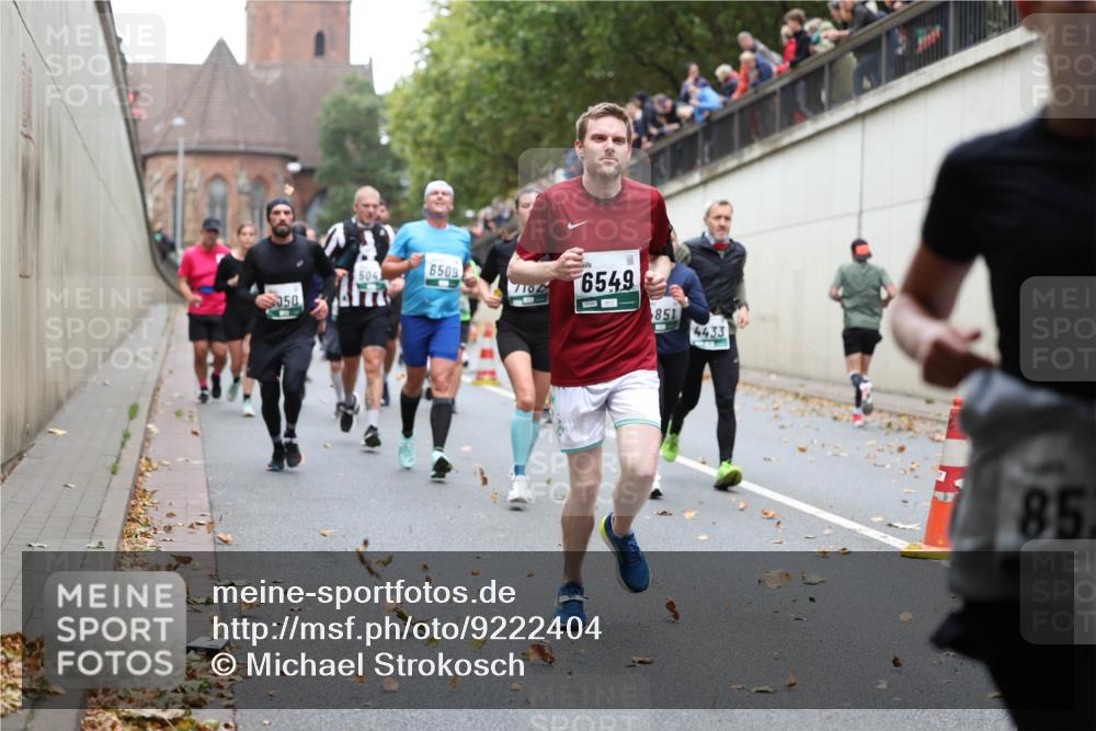 05.10.2025 - 20. swb-Marathon Bremen Michael Strokosch http://msf.ph/oto/9222404 05.10.2025 13:00:22 Laufen 50, 6509, 710, 6549, 851, 4433, 85 meine-sportfotos.de