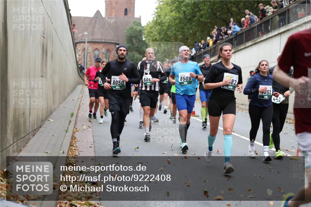 05.10.2025 - 20. swb-Marathon Bremen Michael Strokosch http://msf.ph/oto/9222408 05.10.2025 13:00:23 Laufen 4, 8050, 5042, 6509, 82, 851, 443 meine-sportfotos.de