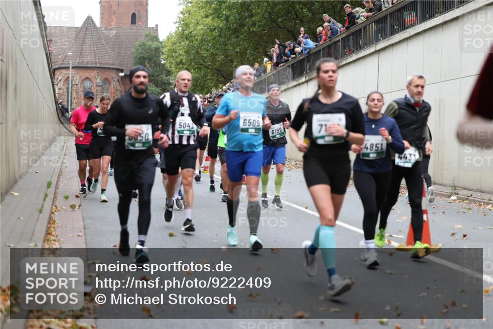 05.10.2025 - 20. swb-Marathon Bremen Michael Strokosch http://msf.ph/oto/9222409 05.10.2025 13:00:23 Laufen 5042, 6509, 6199, 4851, 4433 meine-sportfotos.de