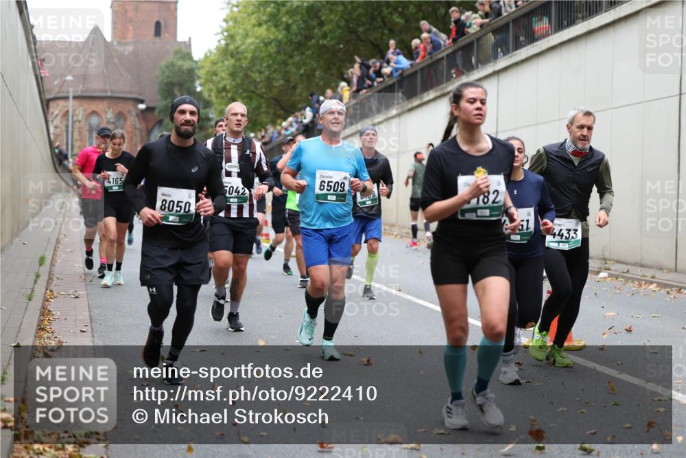 05.10.2025 - 20. swb-Marathon Bremen Michael Strokosch http://msf.ph/oto/9222410 05.10.2025 13:00:24 Laufen 4165, 8050, 5042, 6509, 182, 51, 4433 meine-sportfotos.de