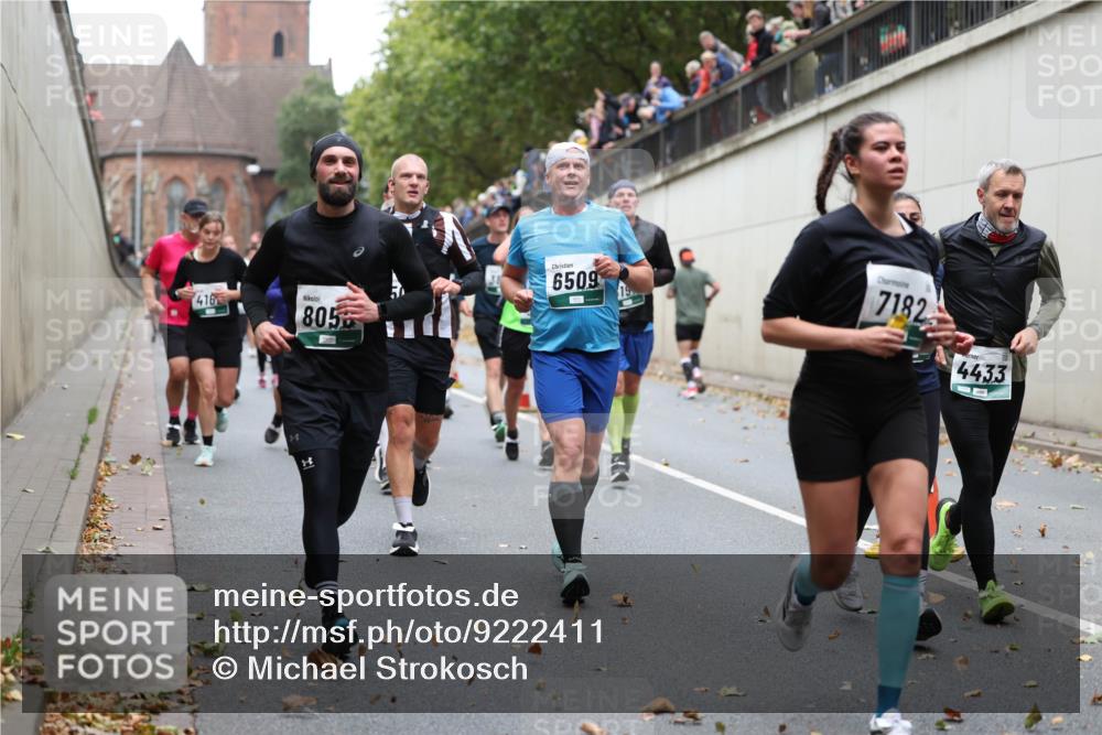 05.10.2025 - 20. swb-Marathon Bremen Michael Strokosch http://msf.ph/oto/9222411 05.10.2025 13:00:24 Laufen 416, 805, 6509, 7182, 4433 meine-sportfotos.de