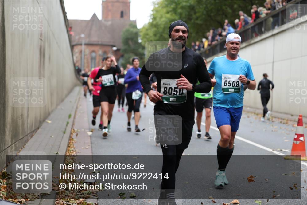 05.10.2025 - 20. swb-Marathon Bremen Michael Strokosch http://msf.ph/oto/9222414 05.10.2025 13:00:25 Laufen 8050, 6509 meine-sportfotos.de