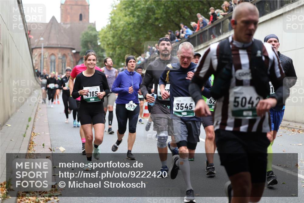05.10.2025 - 20. swb-Marathon Bremen Michael Strokosch http://msf.ph/oto/9222420 05.10.2025 13:00:26 Laufen 165, 3545, 52, 1, 504277, 74 meine-sportfotos.de