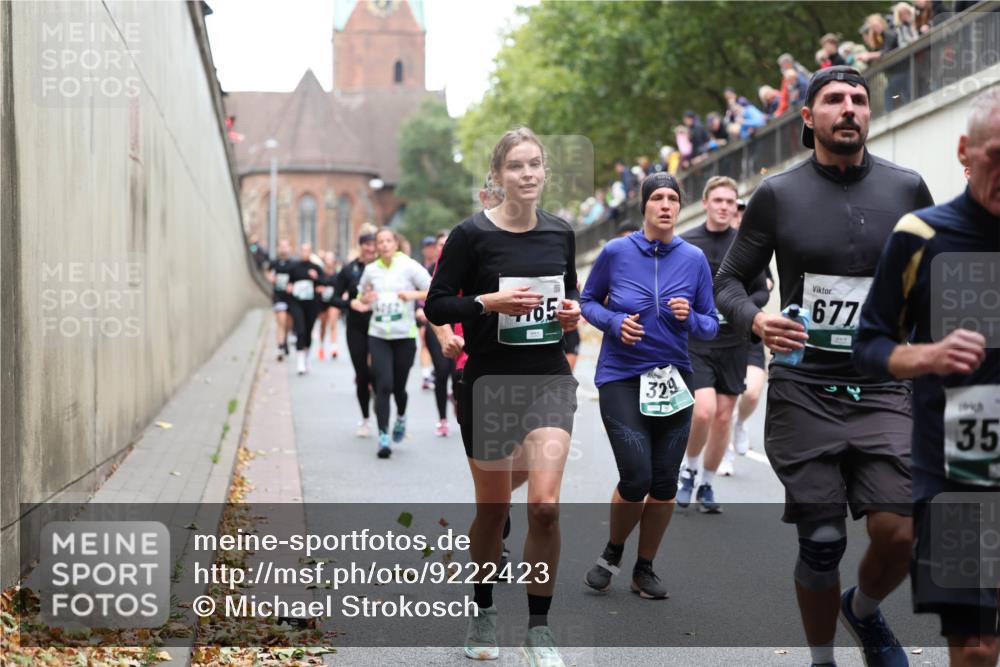 05.10.2025 - 20. swb-Marathon Bremen Michael Strokosch http://msf.ph/oto/9222423 05.10.2025 13:00:27 Laufen 105, 329, 677, 14, 35 meine-sportfotos.de