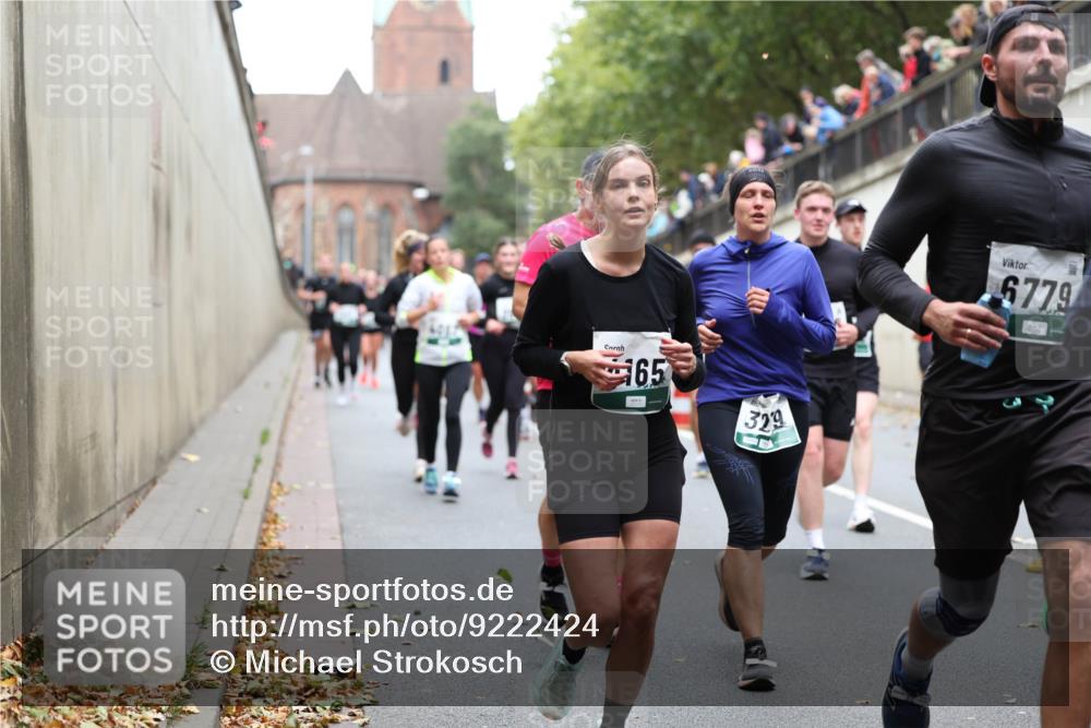 05.10.2025 - 20. swb-Marathon Bremen Michael Strokosch http://msf.ph/oto/9222424 05.10.2025 13:00:27 Laufen 165, 329, 6779 meine-sportfotos.de
