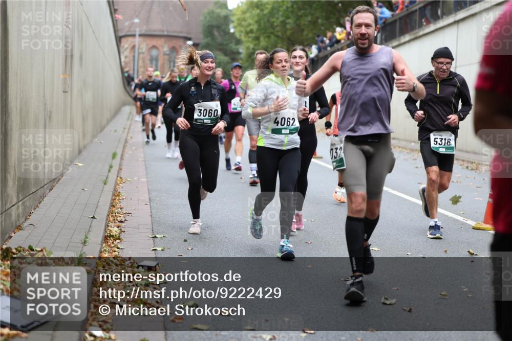 05.10.2025 - 20. swb-Marathon Bremen Michael Strokosch http://msf.ph/oto/9222429 05.10.2025 13:00:29 Laufen 3060, 4062, 032, 5316 meine-sportfotos.de