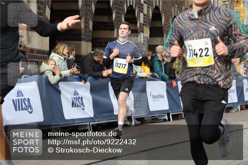 05.10.2025 - 20. swb-Marathon Bremen Strokosch-Dieckow http://msf.ph/oto/9222432 05.10.2025 10:42:16 Ziel 8187, 9700, 9775, 10375, 10838, 11217, 11230, 11422 meine-sportfotos.de