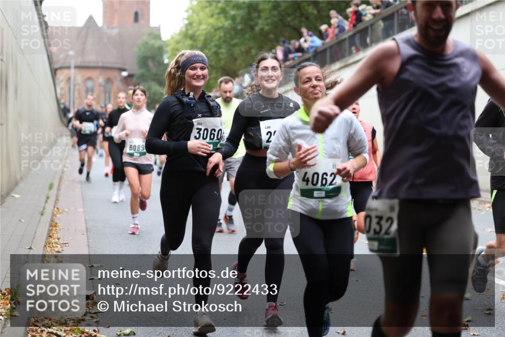05.10.2025 - 20. swb-Marathon Bremen Michael Strokosch http://msf.ph/oto/9222433 05.10.2025 13:00:30 Laufen 6089, 3060, 2, 4062, 032 meine-sportfotos.de