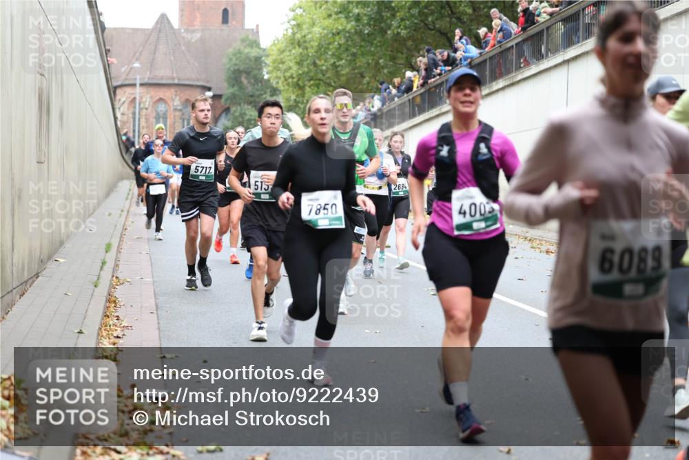 05.10.2025 - 20. swb-Marathon Bremen Michael Strokosch http://msf.ph/oto/9222439 05.10.2025 13:00:33 Laufen 5717, 515, 7850, 2684, 400, 6089 meine-sportfotos.de